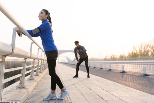 了解体育项目绘画教案(图1)